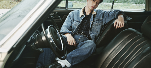 Abercrombie & Fitch发布2025秋冬形象大片携手李现解锁“出发即出片”假日感穿搭